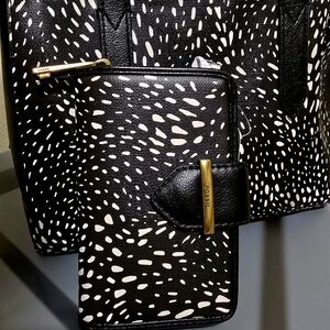 Fossil Black and White Women's Bag Set ( Bag & Wallet )
